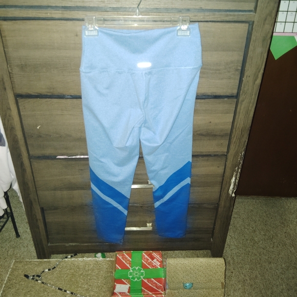 AERIE Chill Play Move Color block Leggings - Medium - Picture 5 of 8